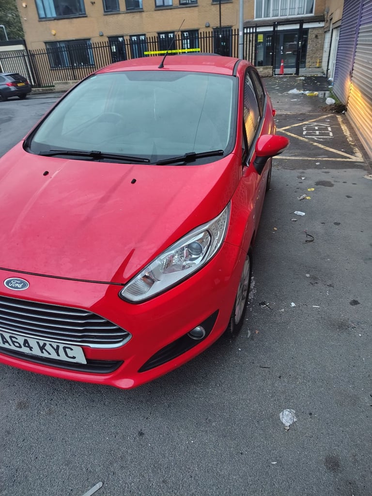 Ford fiesta breaking 
