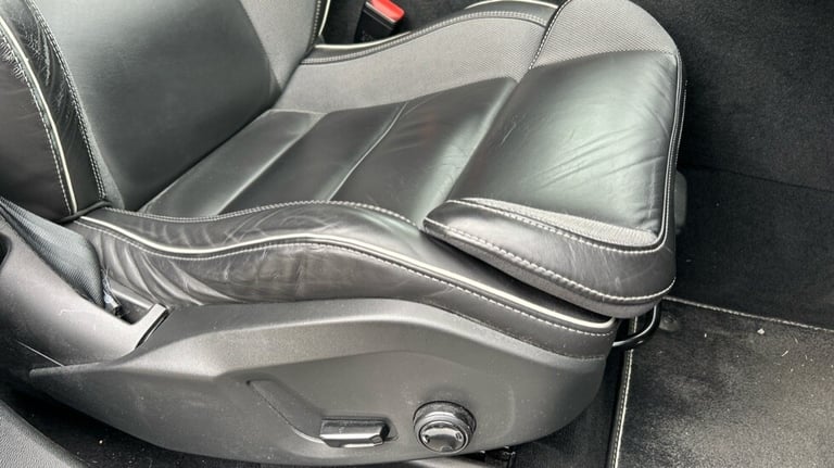 2021 Volvo XC60 R-Design, B5 AWD mild hybrid Estate Petrol Automatic