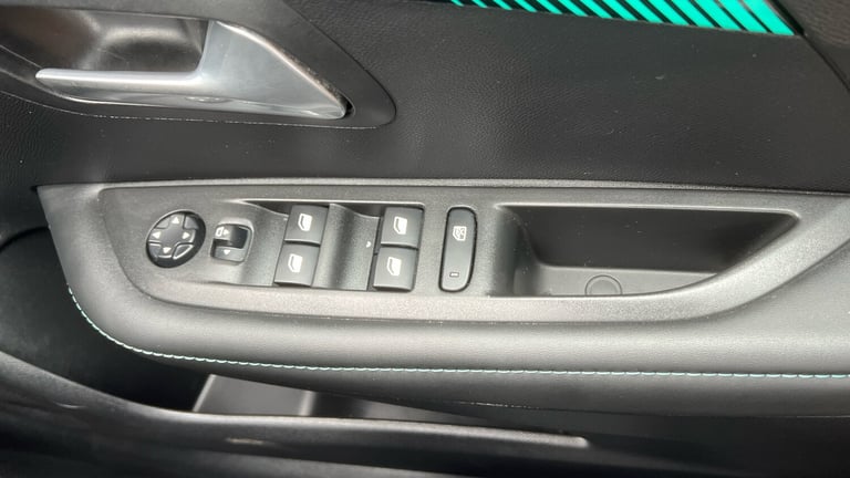 2021 Peugeot 208 1.2 PureTech 100 Allure 5dr Petrol Hatchback Hatchback Petrol Manual