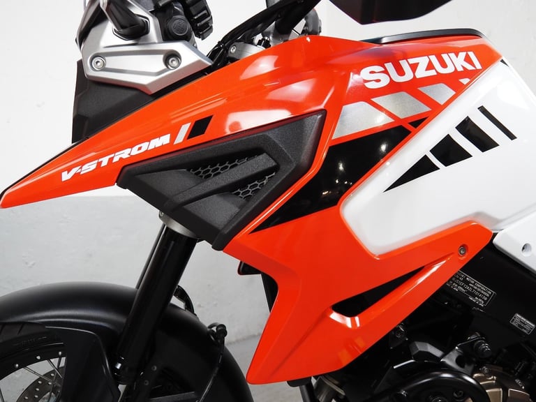 2020 Suzuki V Strom 1050 RC DL1000 XT 15k ,crash bars great adventure bike