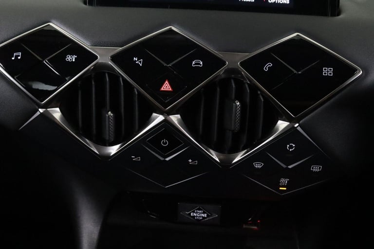 2022 DS Automobiles DS 3 Crossback 1.2 PureTech Bastille Crossback Euro 6 (s/s) 5dr HATCHBACK Pet...