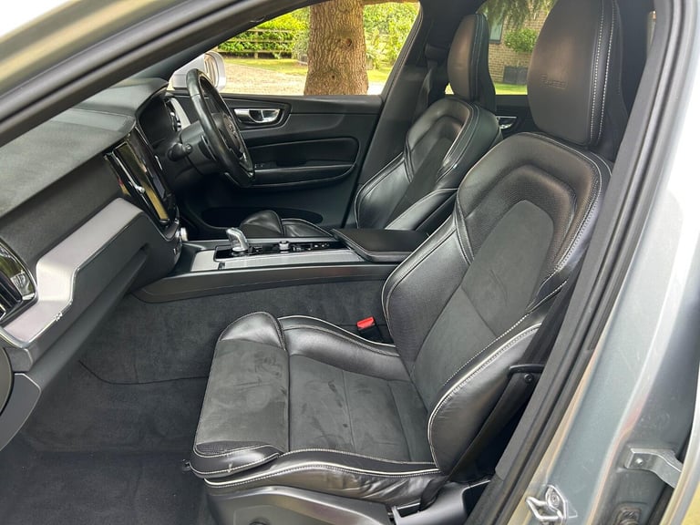 VOLVO XC60 2.0 R-Design T8 Twin Engine AWD 2018