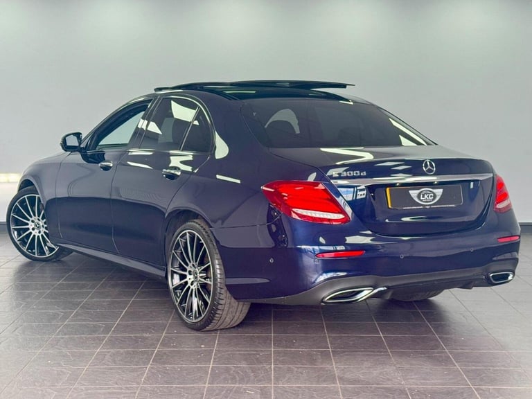 MERCEDES-BENZ E CLASS 2.0 E300d AMG Line Night Edition (Premium Plus) G-Tronic+