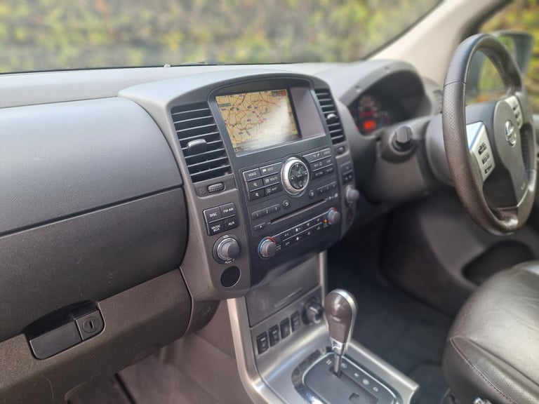 2012 Nissan Navara Double Cab Pick Up Outlaw 3.0dCi V6 231 4WD Auto PICK UP Diesel Automatic