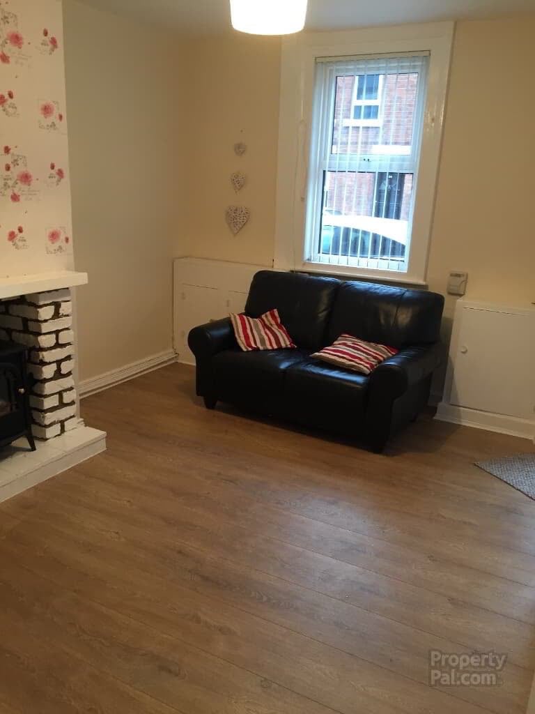 2 bed mid-terrace House Donegal Road Area