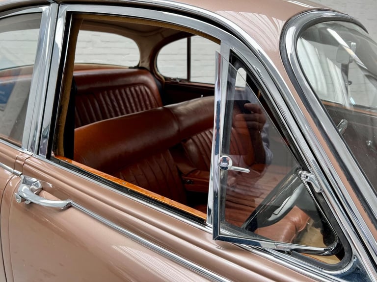 1965 Daimler V8 Petrol Automatic