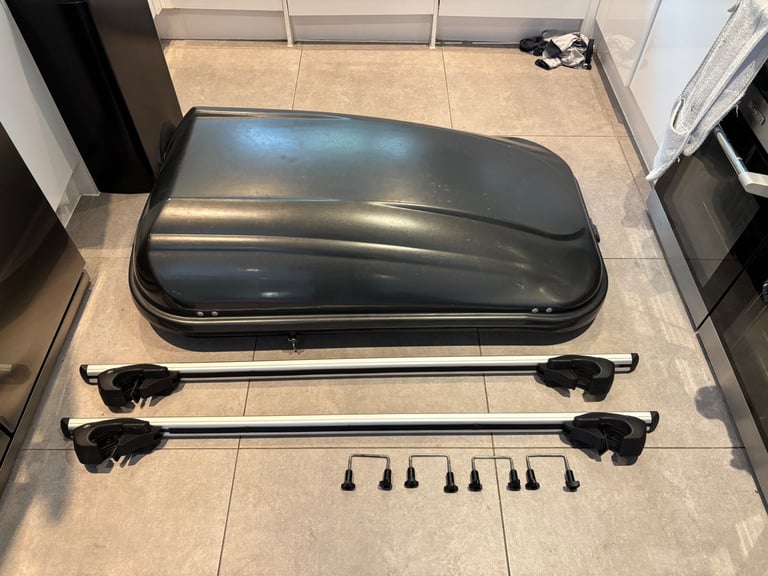 320 litre roof box and bars 