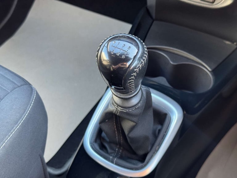 2017 Toyota Yaris 1.3 Yaris Design VVT-i 5dr - NATIONAL DELIVERY* Hatchback Petrol Manual