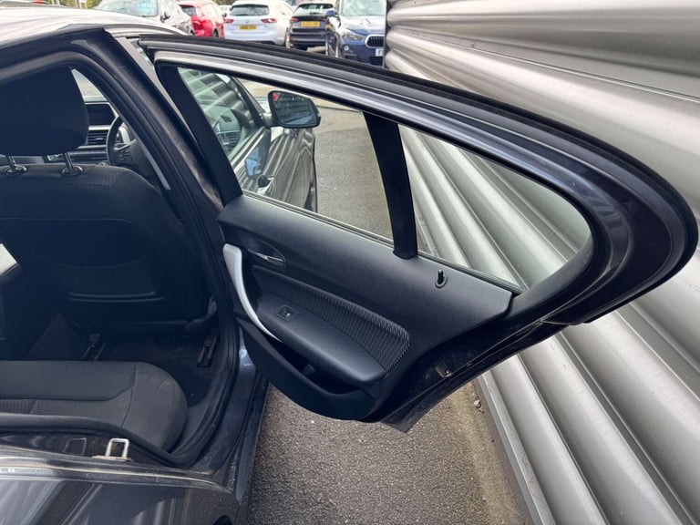 2019 BMW 1 Series 116d SE Business 5dr [Nav/Servotronic] HATCHBACK DIESEL Manual