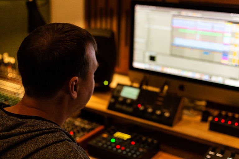 Electronic Music Production, Mixing and Mastering, Studio Hire and 1-2-1 Consultation