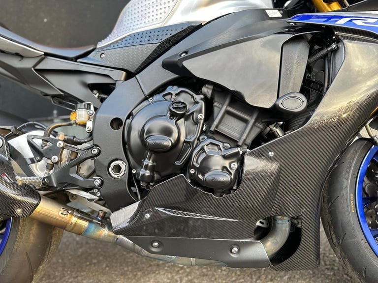 Stunning Low Mileage 2020/20 Yamaha R1M Motorcycle