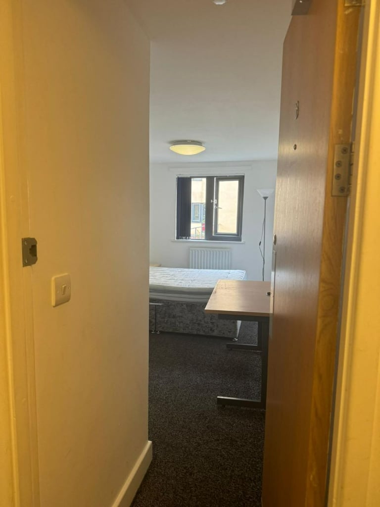 1 bedroom in Flat 3C, The Jason Trigg Building, - Claremont, Bradford