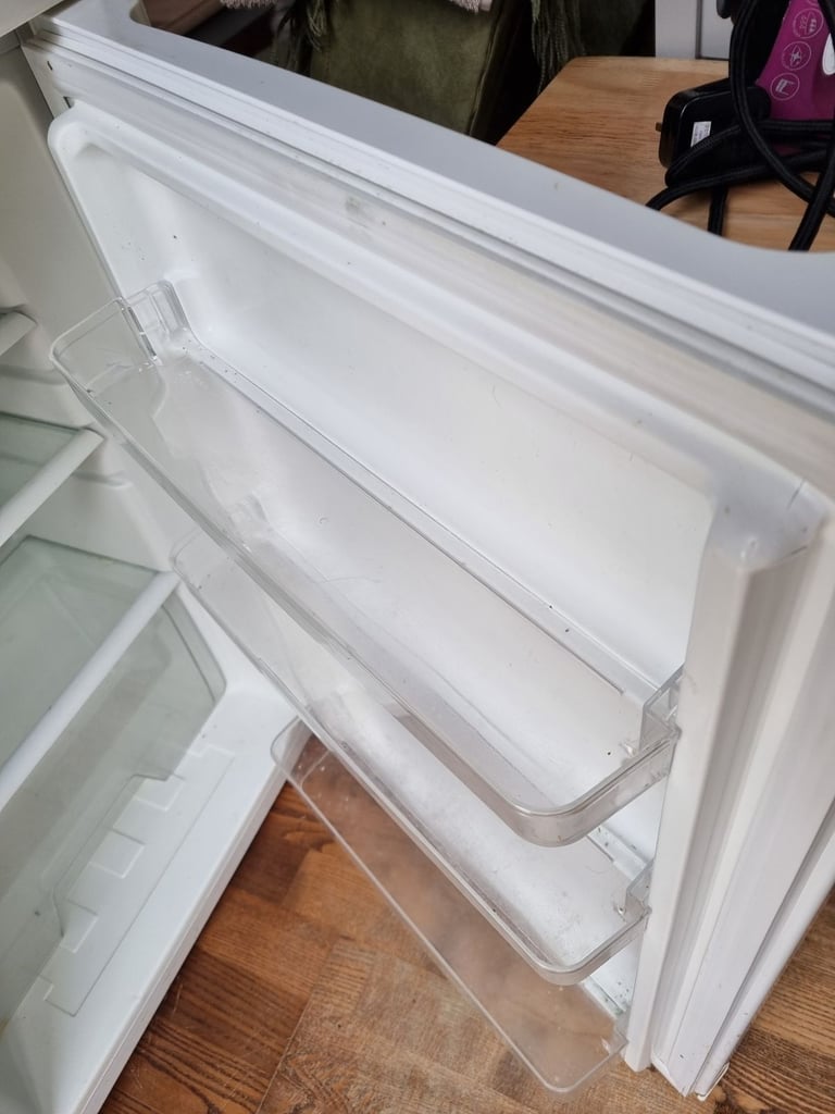 SOLD !!! Fridge freestanding 