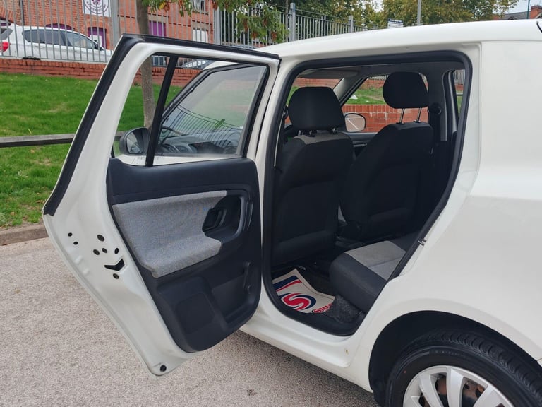 2010 Skoda Fabia 1.2 S Euro 5 5dr HATCHBACK Petrol Manual