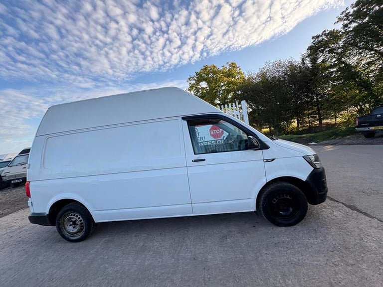 2017 Volkswagen Transporter Transporter T32 Startline TDI BlueMotion Technology 4Motion Camper DI...