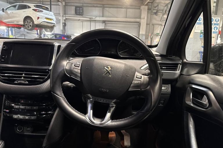 2018 Peugeot 2008 1.2 PureTech Allure Premium 5dr [Start Stop] HATCHBACK PETROL Manual