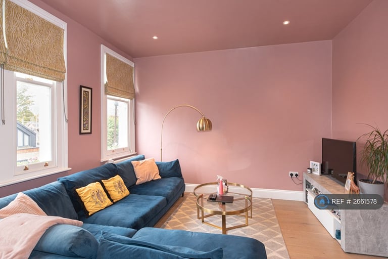 2 bedroom flat in Cavendish Road, London, SW12 (2 bed) (#2661578)