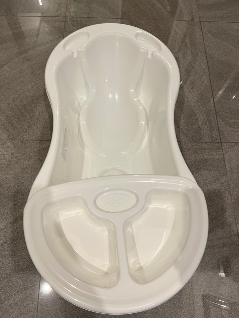 Strata White Moulded Baby Bath with Plug and Top & Tail Bowl 0 - 12 months