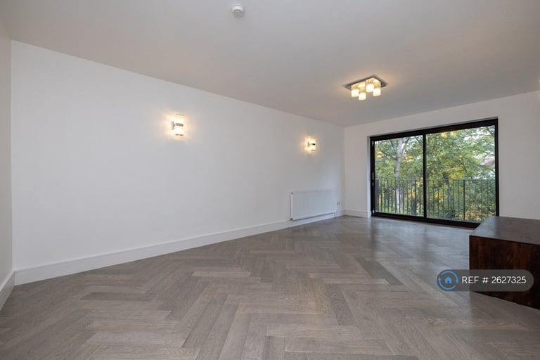 1 bedroom flat in The Brookdales, London, NW11 (1 bed) (#2627325)