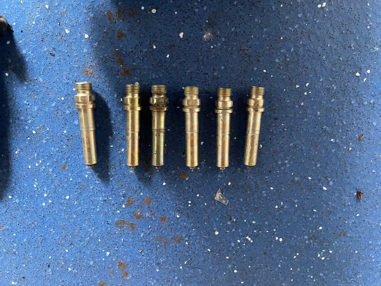 Triumph 2500 Lucas injection system