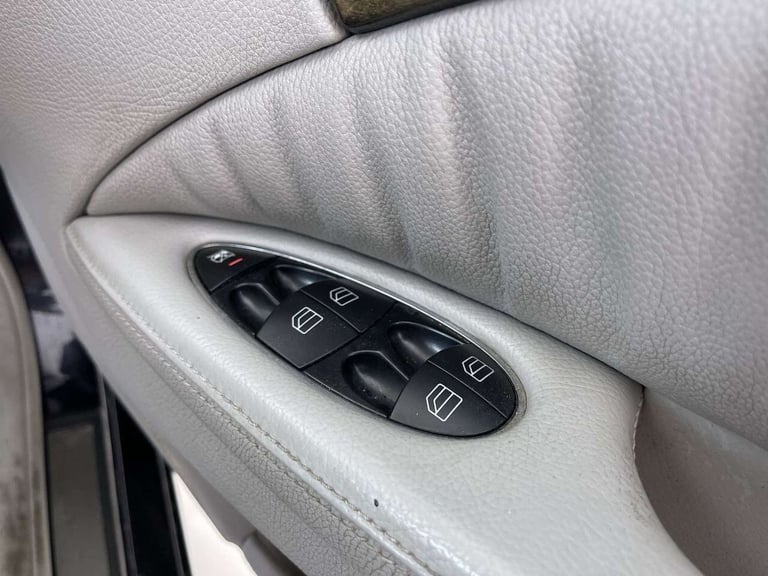 2004 Mercedes-Benz E Class 3.2 E320 CDI Avantgarde Estate 5dr Diesel Automatic (194 g/km, 204 bhp...