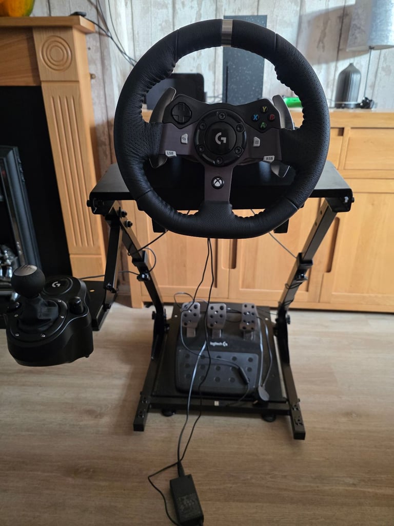 Logitec g920 with shifter pedals and stand 