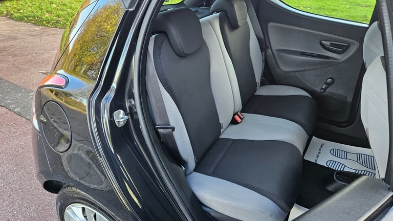 2013 Chrysler Ypsilon 1.2 S 5dr HATCHBACK Petrol Manual