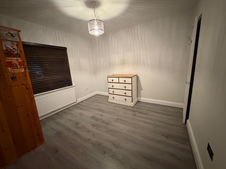 Modern brand new 3 Double Bedroom House In Chessington