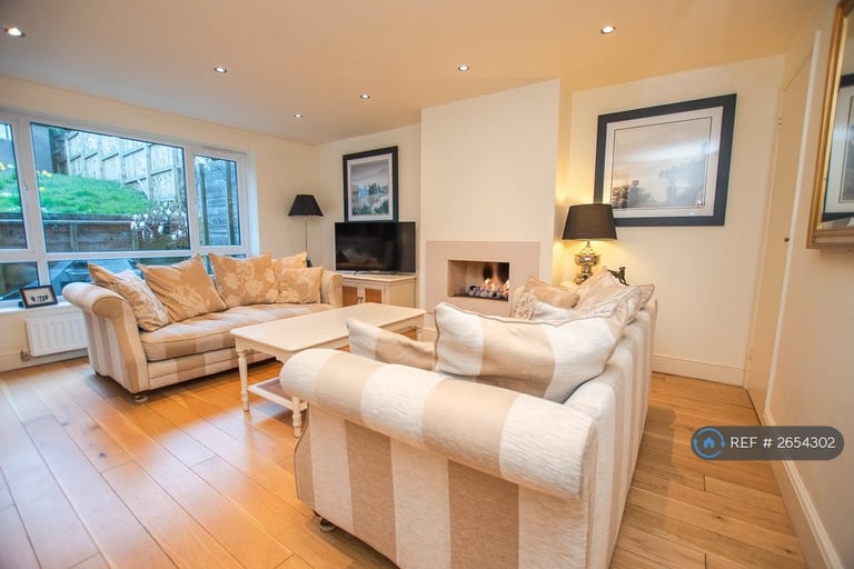 image for 2 bedroom house in Crisp Road, Henley On Thames, RG9 (2 bed) (#2654302)