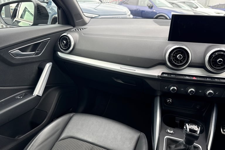2022 Audi Q2 S line 35 TFSI  150 PS 6-speed SUV PETROL Manual