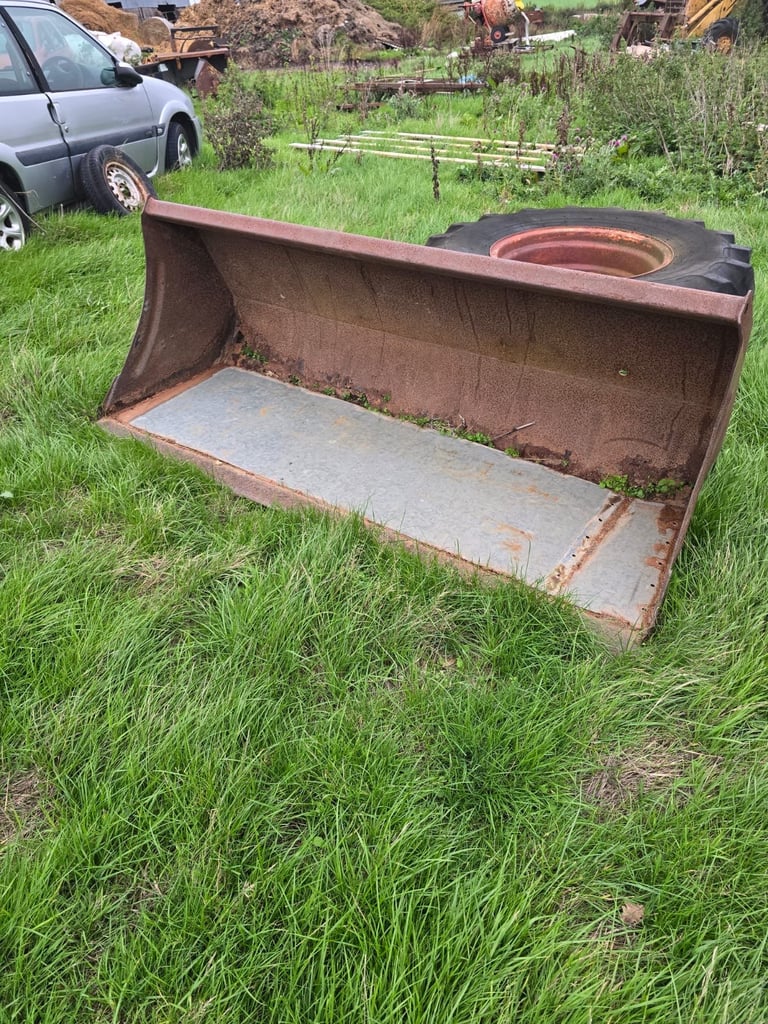 Loader bucket 