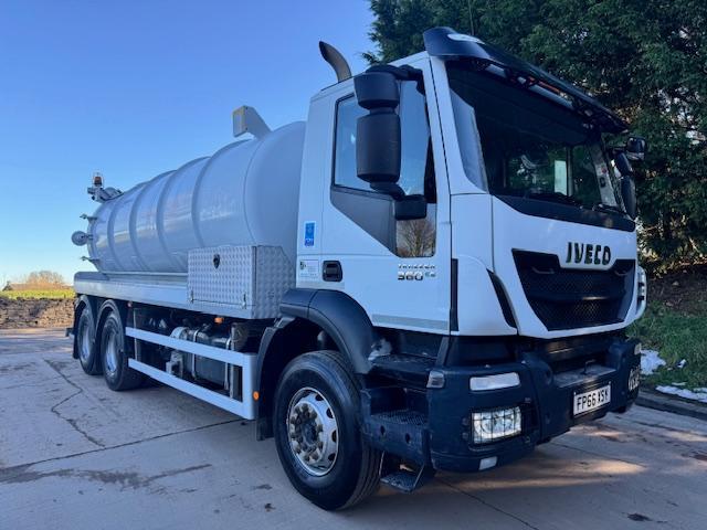 2017 Iveco Trakker 360 E6 6x4 GK&N 14500ltr vacuum tanker re-fill pump 