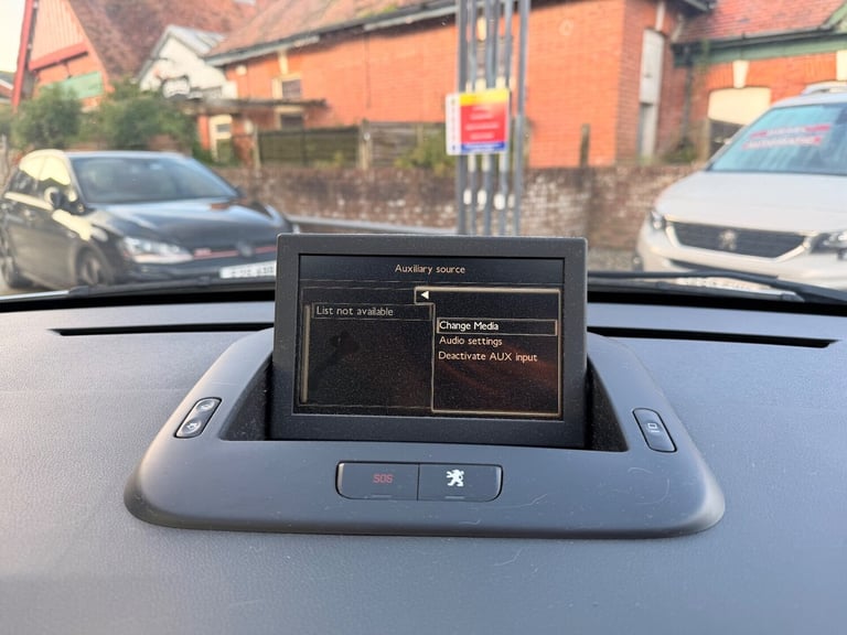 2013 Peugeot 3008 1.6 HDi 115 SR 5dr HATCHBACK DIESEL Manual