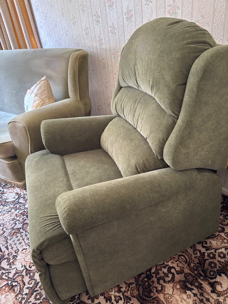 image for Riser/recliner chair