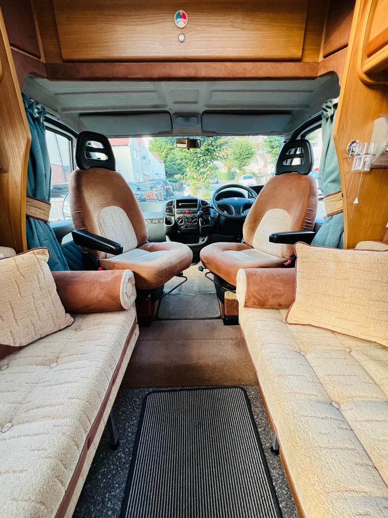 Autocrusie starburst 2005 motorhome