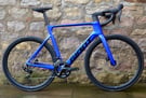 COST £3000. 2023 GIANT PROPEL ADVANCED 2 DISC CARBON ROAD BIKE. MINT CONDITION