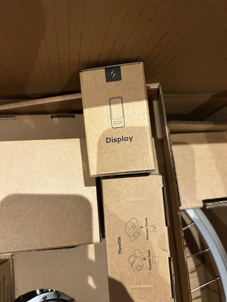 Brand new Swytch electric bike conversion kit with accessories