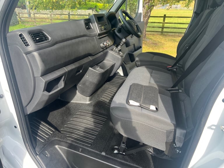 RENAULT MASTER SM35 2.3 BLUE DCI 135PS START L1H2 SWB VAN 73 REG 38,200 MILES