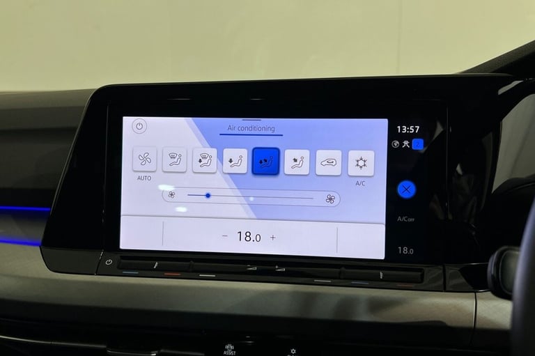 2021 21 VOLKSWAGEN GOLF 1.5 TSI LIFE HATCHBACK 5DR PETROL MANUAL EURO 6 (S/S) (1