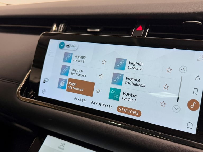 2022 Land Rover Range Rover Evoque 2.0 D200 MHEV R-Dynamic SE SUV 5dr Diesel Auto 4WD Euro 6 (s/s...