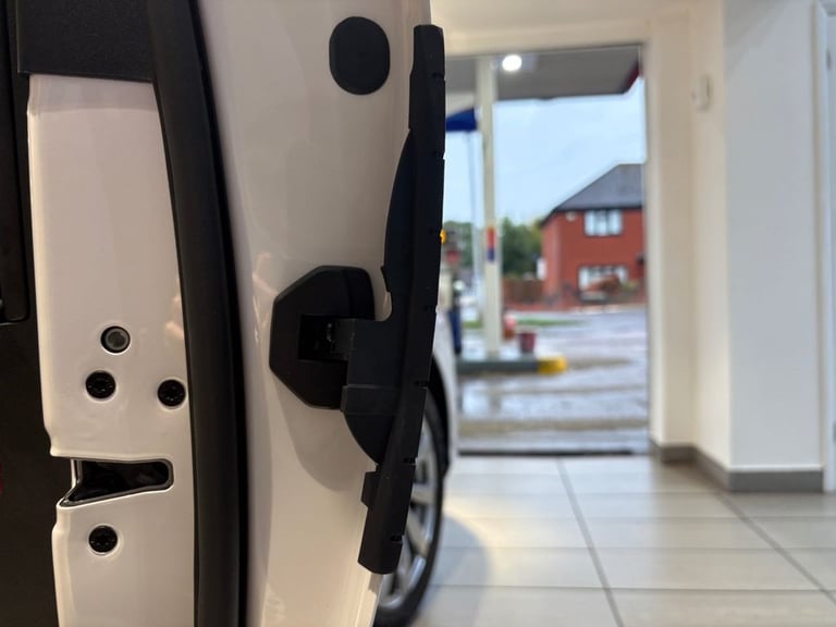 2022 Ford Kuga 2.5 Duratec 14.4kWh Vignale SUV 5dr Petrol Plug-in Hybrid CVT Euro 6 (s/s)  HATCHB...
