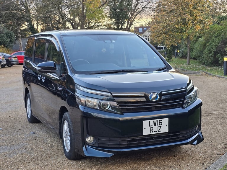 2016 Toyota Voxy 1.8 Hybrid Automatic 67320 Miles. 7 Seater . CHEAP on Fuel MPV Petrol/Electric H...