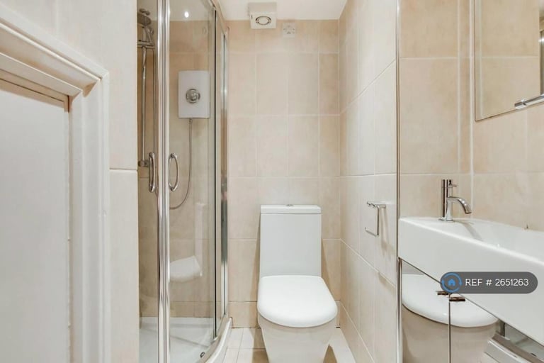 Studio flat in Upper Tachbrook St, London, SW1V (#2651263)