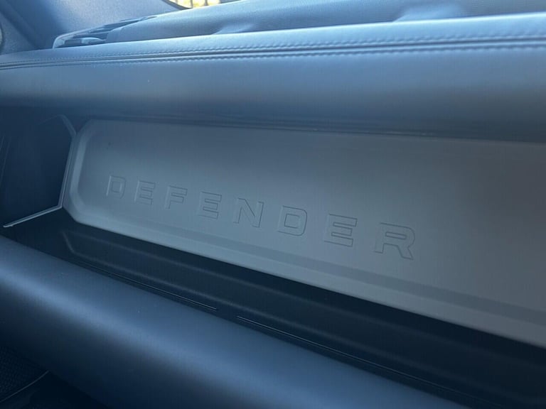 2023 Land Rover Defender 3.0 D250 Hard Top HSE Auto PANEL VAN DIESEL Automatic
