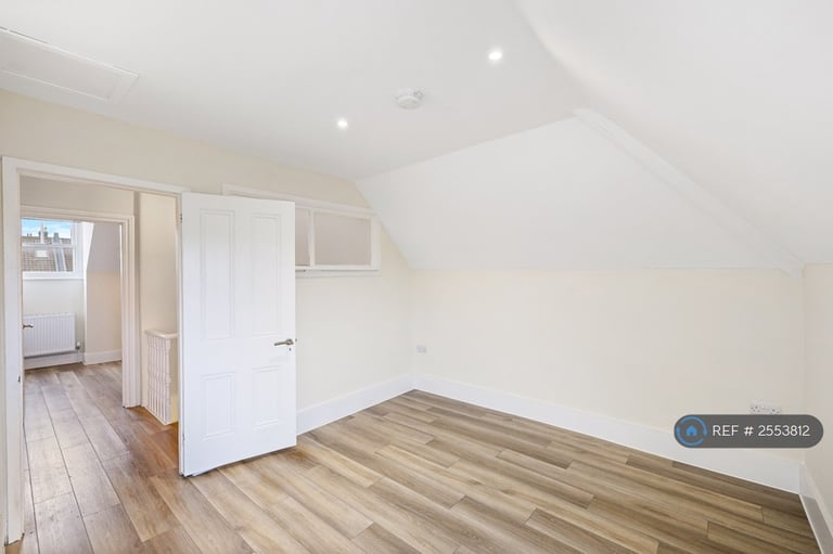 2 bedroom flat in Beaconsfield Villas, Brighton, BN1 (2 bed) (#2553812)