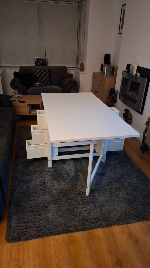 White dropleaf extending table