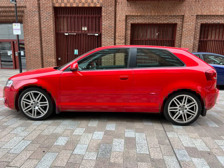 Audi A3 ) 2.0 TFSI S line S Tronic quattro