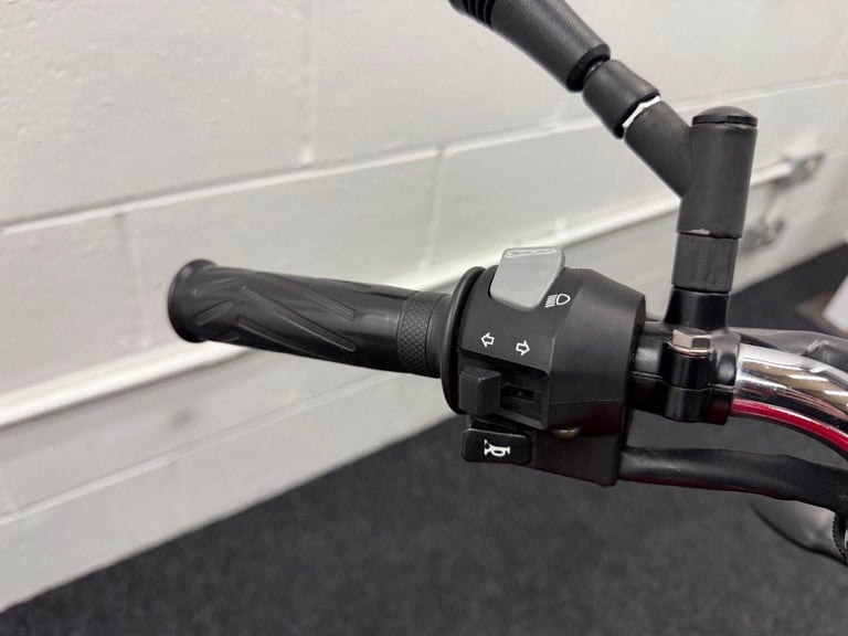 YAMAHA YBR125 - ONLY 7694 MILES! - LONG MOT - LEARNER BIKE 