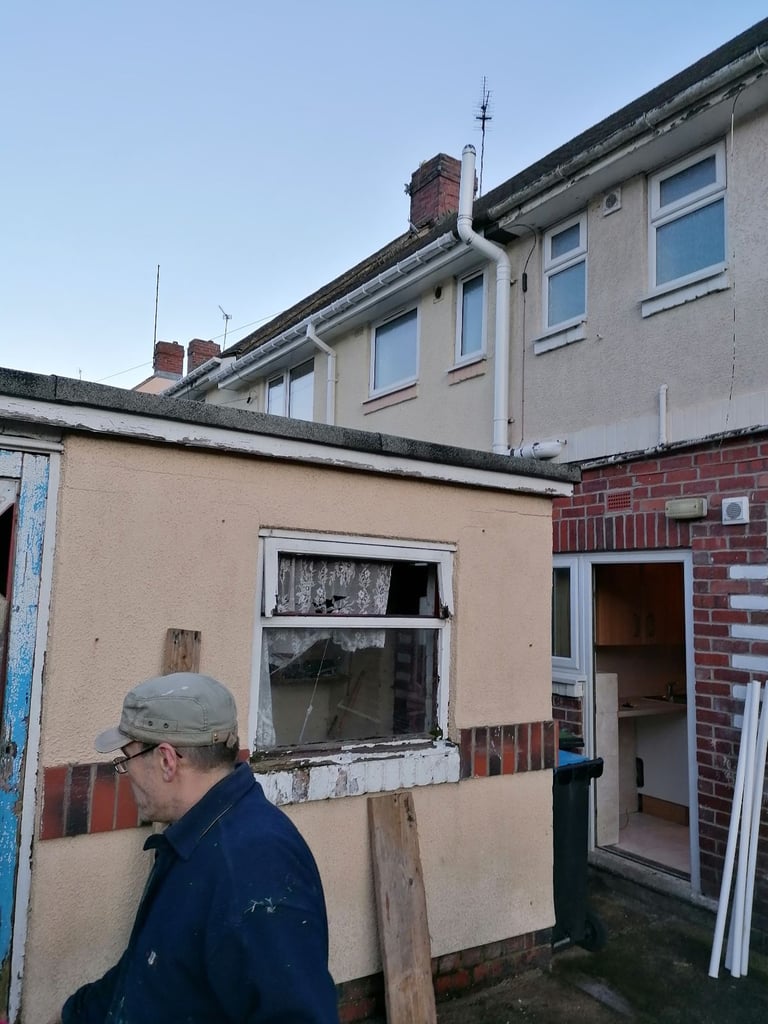 3 bed room semi detached house TO LET