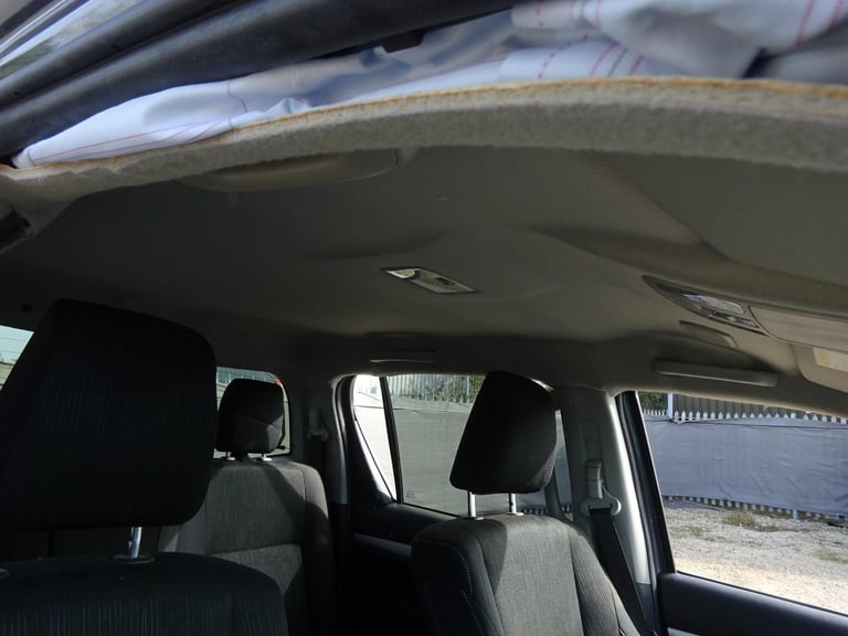 2024 73 REG TOYOTA HILUX INVINCIBLE D-4D 4WD DIESEL AUTO DAMAGED SALVAGE